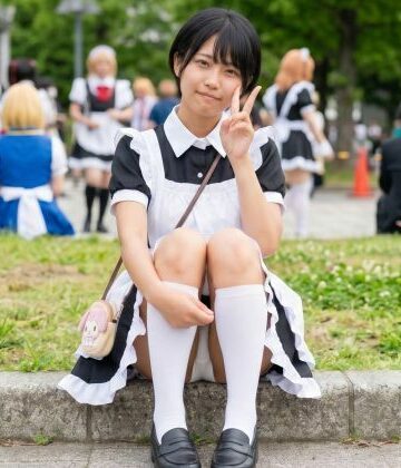 【リアル系】ボーイッシュメイドのコスプレイベント密着〜白コットンぱんちら